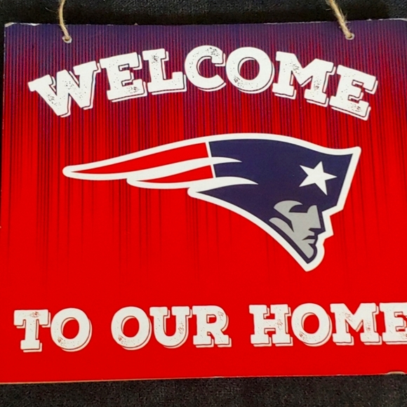 Welcome to our home New England Patriots logo sign 10"x10" with hanger New - Picture 1 of 3